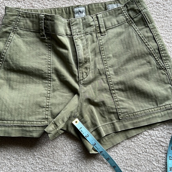 Gap, Olive green shorts, size 0 - Picture 3 of 8